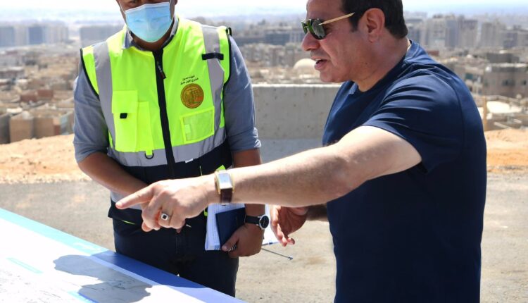 السيسي يتفقد مشروعات