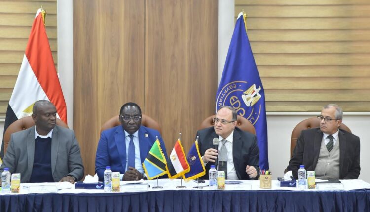 رئيس هيئة الدواء المصرية يستقبل مدير عام الهيئة التنزانية للأدوية والأجهزة الطبية