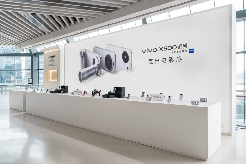 شركة vivo تُطرحvivo X500 Series عالمياً مع نظام تصوير متطور بالتعاون مع ZEISS وقدرات فيديو سينمائية
